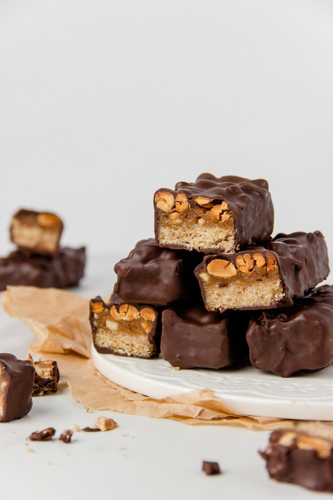 Snickersi batoonid – vegan, ilma lisatud suhkruta